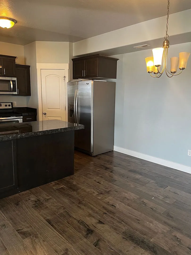 Brand New 3 Bed 2 Bath Condo! — Photo 3