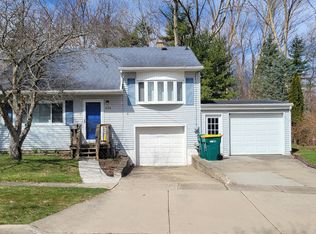 404 Cynthia Dr, Flushing, MI 48433