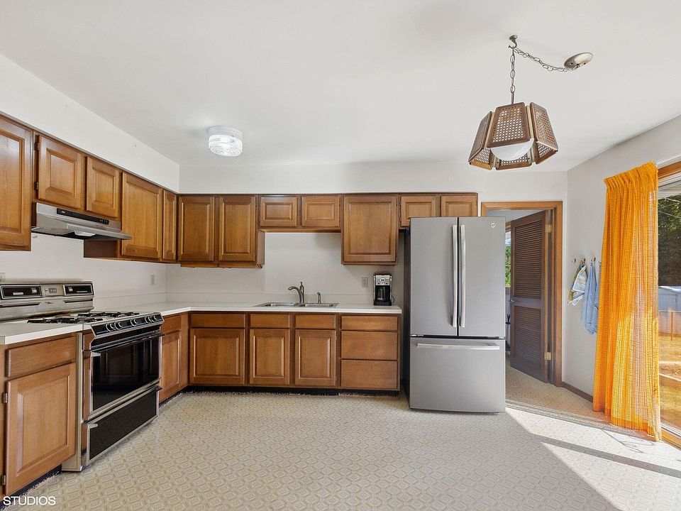 5205 W 78th Ln, Schererville, IN 46375 | Zillow