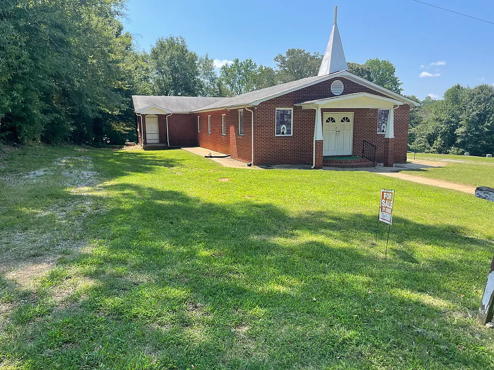 1205 Masonic Dr