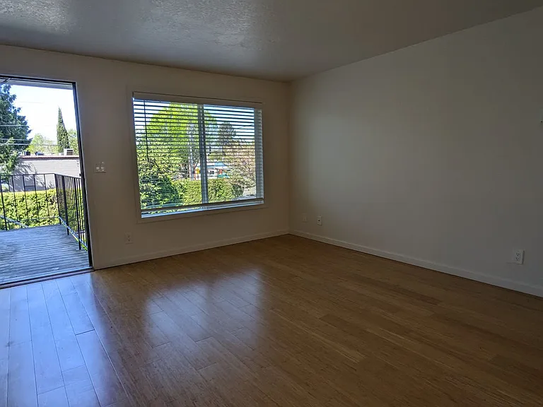 4102-4128 SE Cesar E Chavez Blvd — Photo 29