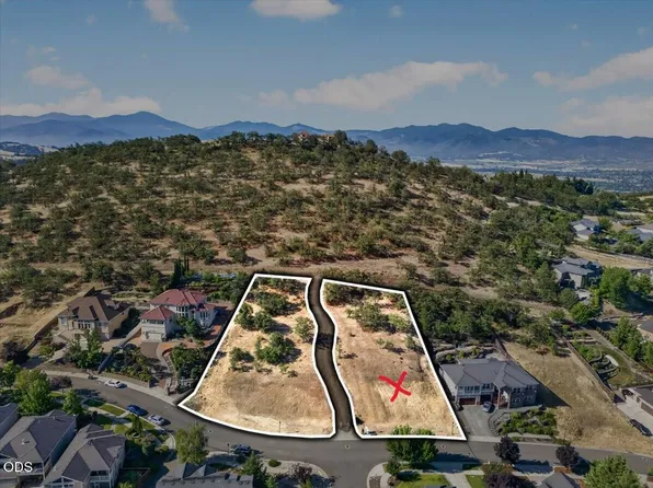 4646 Hathaway Dr, Medford, OR 97504