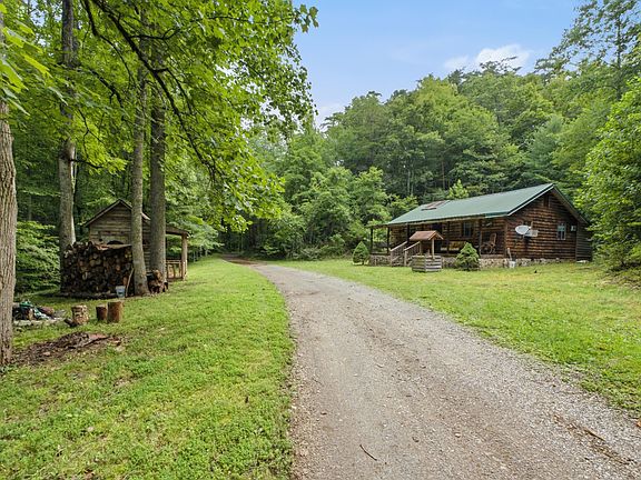 4th image of 2 Dog Hollow Rd