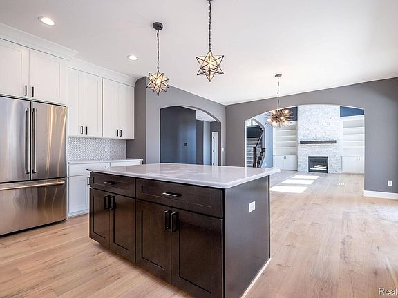 5th image of 53707 Addington Dr