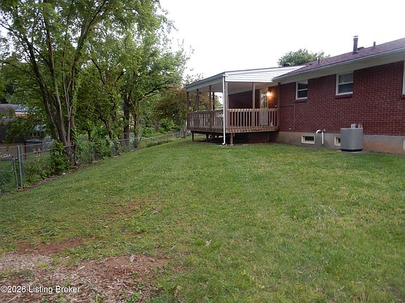 5th image of 370 Oxford Ln