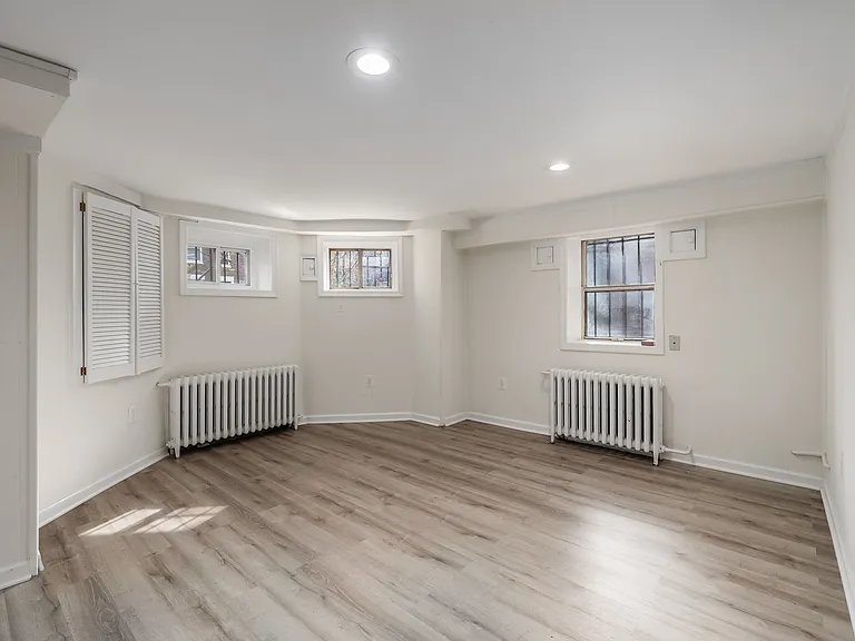 1707 Kilbourne Pl NW — Photo 18