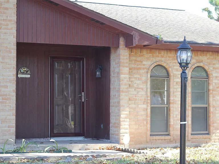 7207 Addicks Clodine Rd W — Photo 2