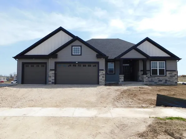 860 Kohlwey DRIVE, Grafton, WI 53024