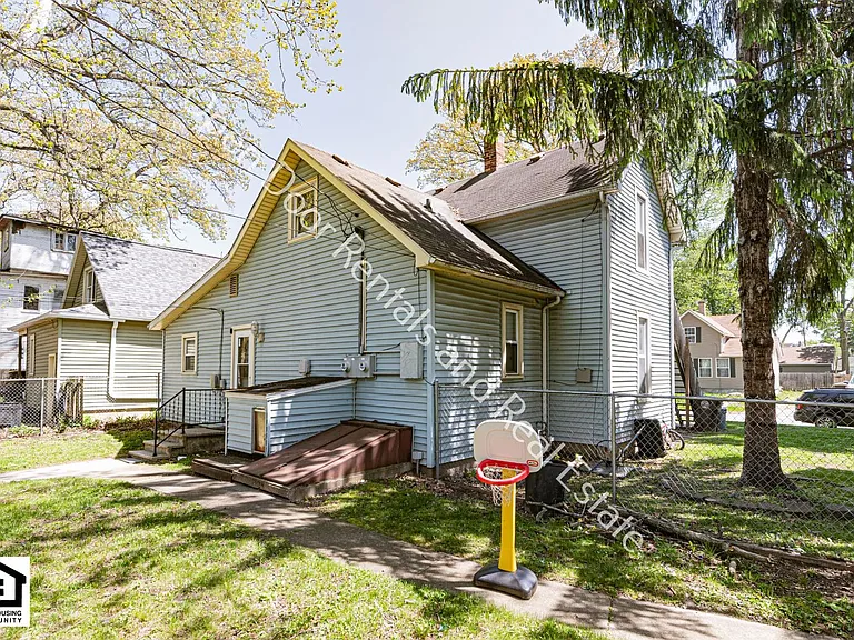 3112 Thompson Ave — Photo 14