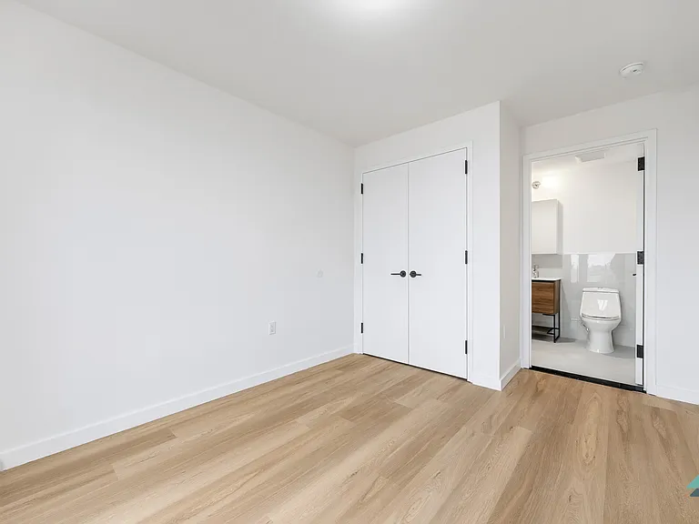 3510 Glenwood Rd #5H — Photo 13
