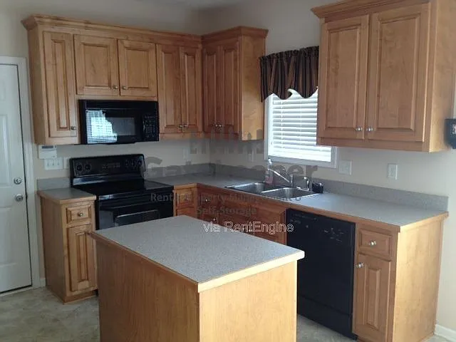 309 Hambrick Park — Photo 8