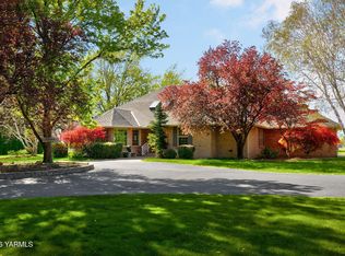 621 Friedline Rd, Yakima, WA 98908