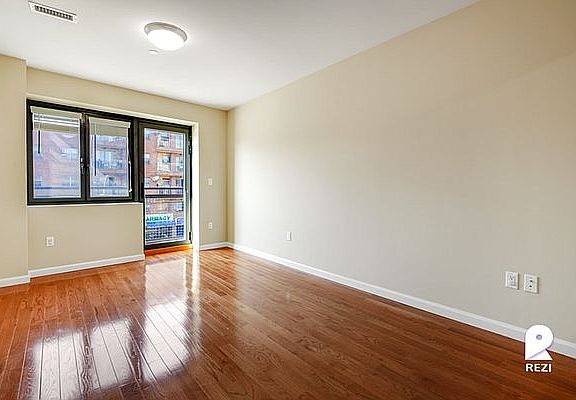 3rd image of 172-18 Jamaica Ave #301