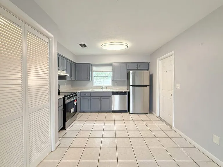 11705 North Dr #B — Photo 8