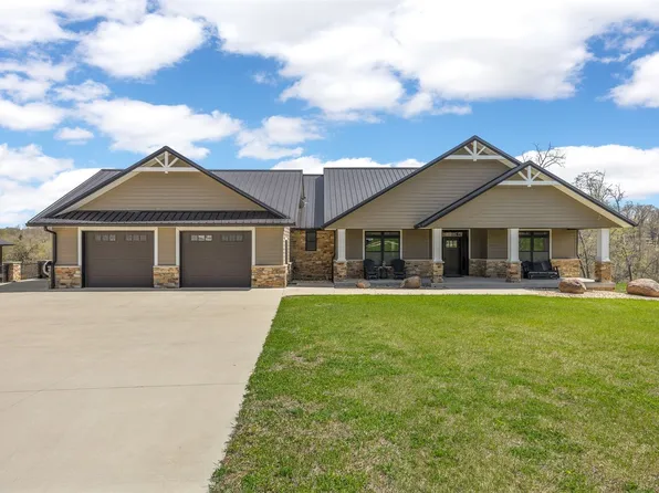 20649 Kayak Ct, Manchester, IA 52057