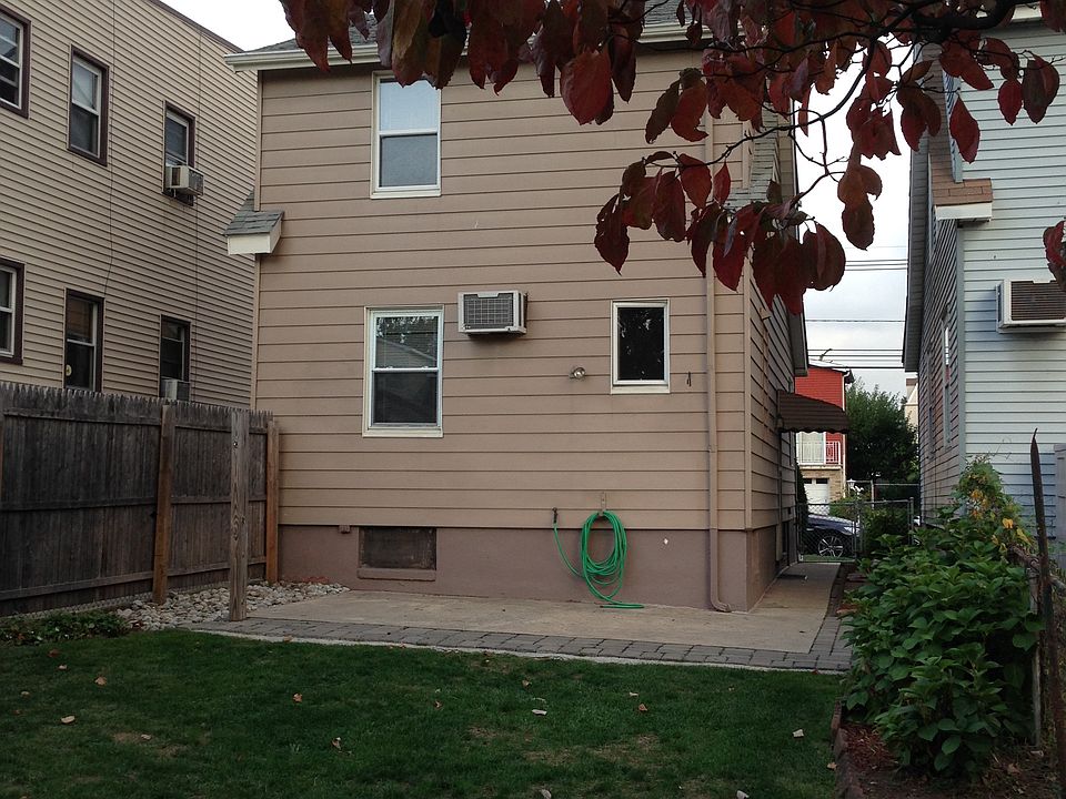 2nd image of 335 Belgrove Dr