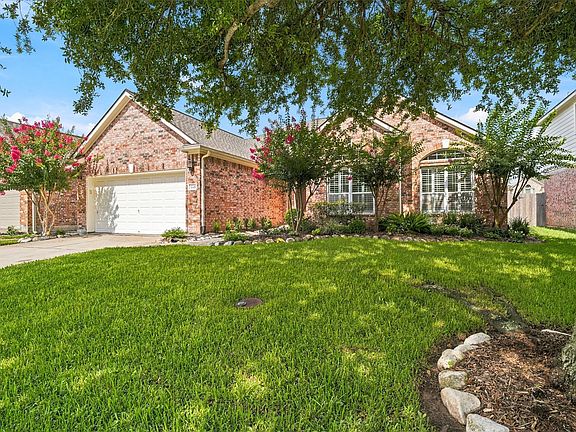 3rd image of 539 Green Cedar Dr