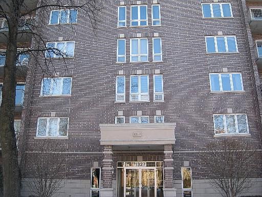 1st image of 1327 Brown St Unit 606