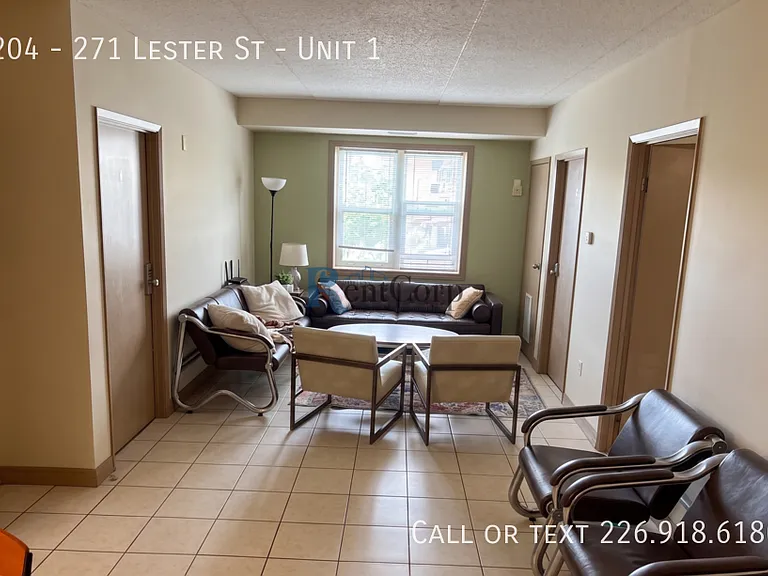 204 Lester St #1 — Photo 4