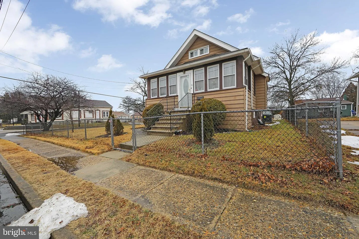 51 Lincoln Ave photo 1