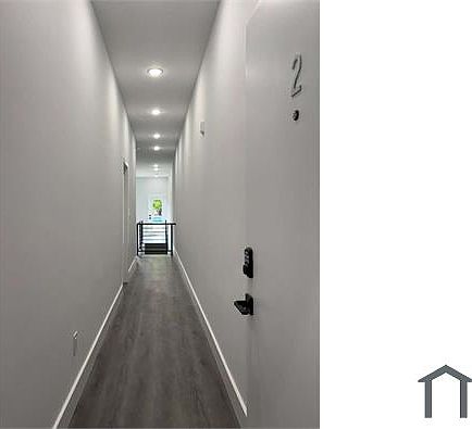 2nd image of 1940 N 22nd St #2