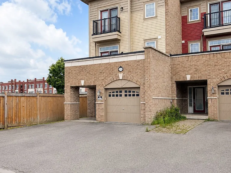218 Dougall Ave — Photo 2