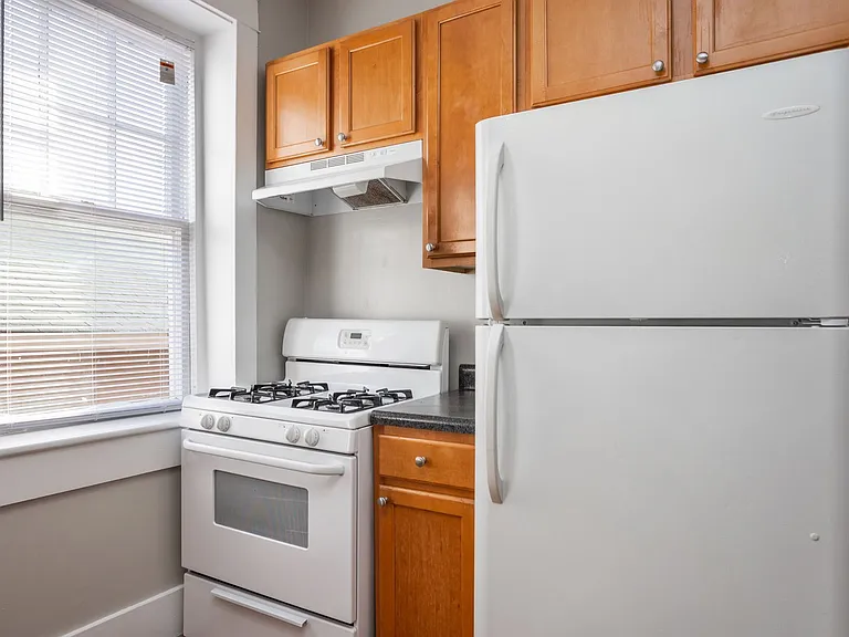 Katherine Court Apartments — Photo 33
