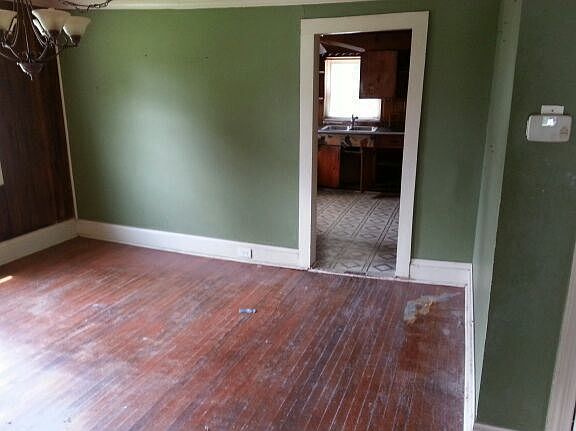 4th image of 239 Nesbit Dr