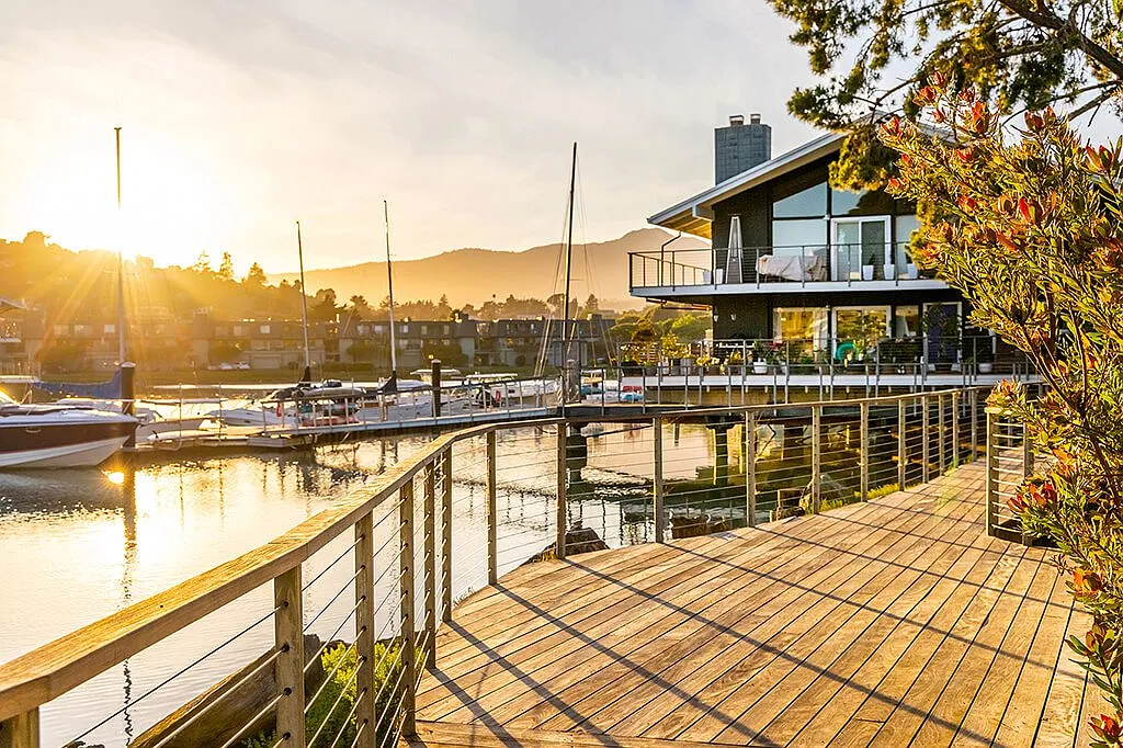 The Cove at Tiburon — Photo 4