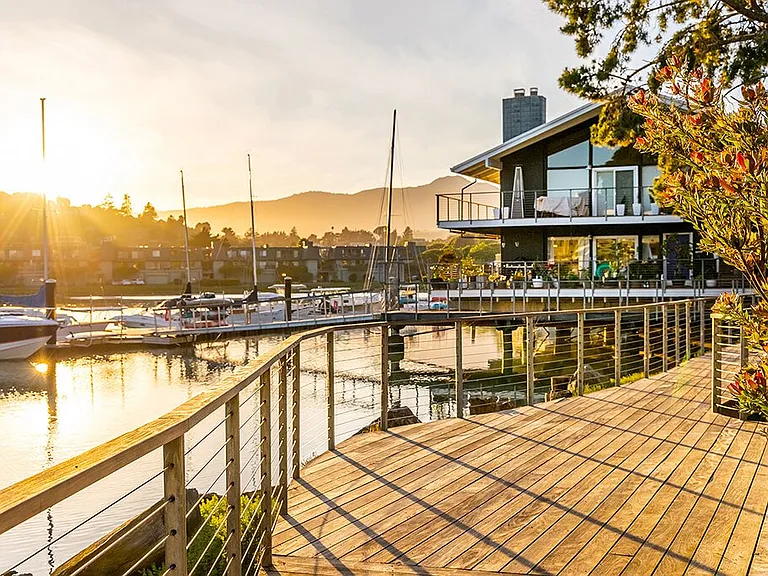 The Cove at Tiburon — Photo 4