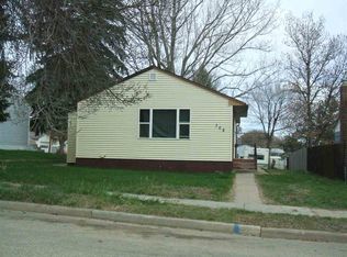 708 19th St NW, Minot, ND 58703