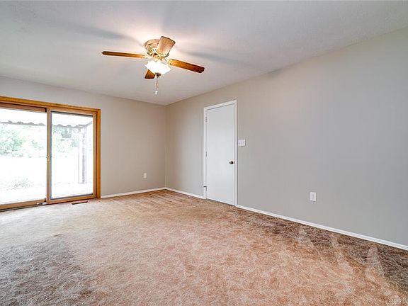 5th image of 356 Cambridge Dr
