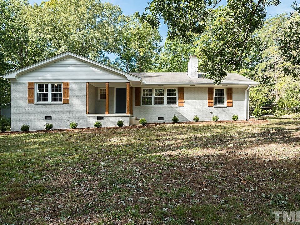 1st image of 402 Ivy Dr