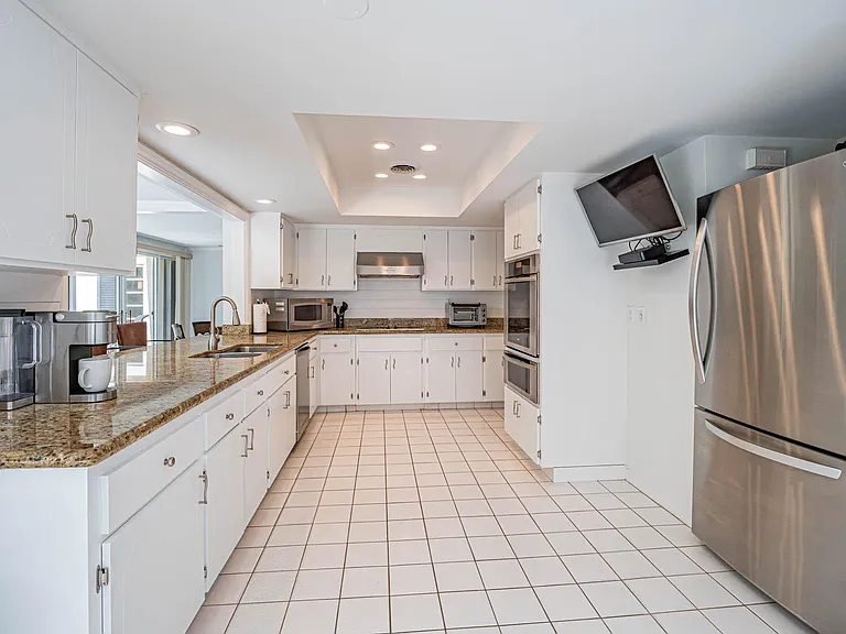 1425 Treasure Cove Ln — Photo 15