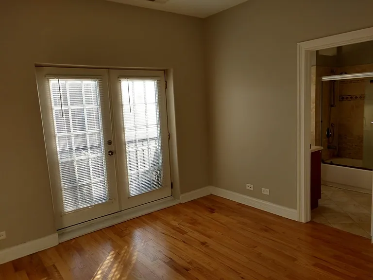 537 E 43rd St #3E — Photo 9