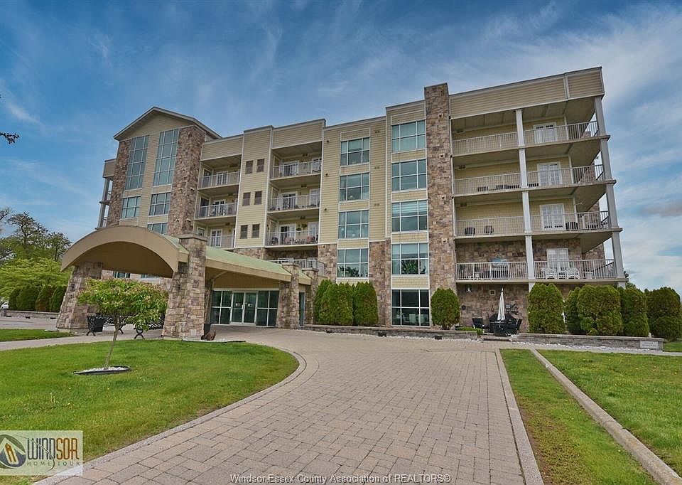 1st image of 34 Boblo Island Blvd #305