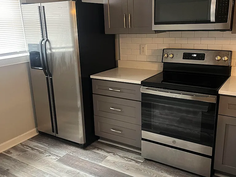 2505 W Broad St #111 — Photo 2