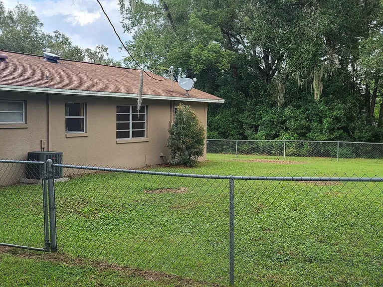 913 Dorian St — Photo 2
