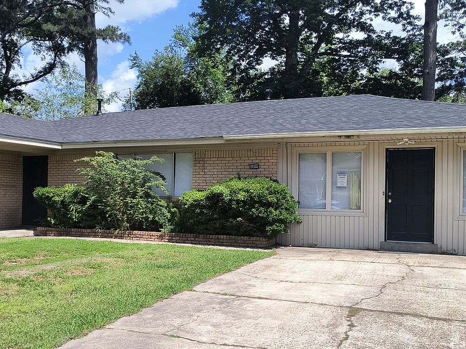 1st image of 2209 W 41st Ave