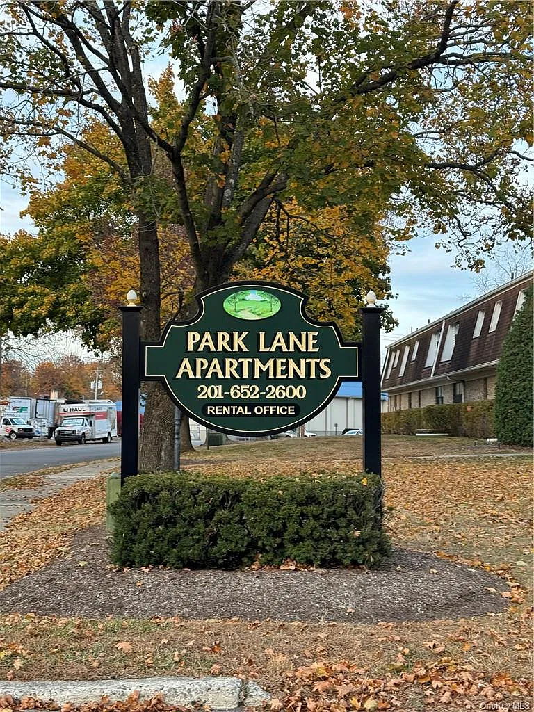 1 bed, 1.0 bath, 950 sqft, $1,600 — Photo 1