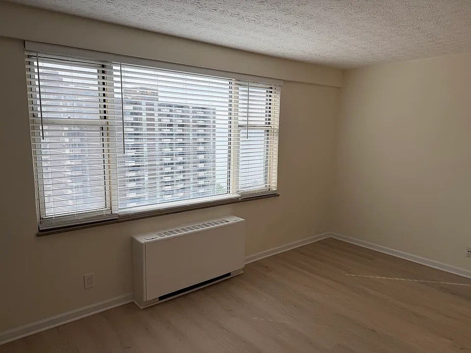 11850 Edgewater Dr #1007