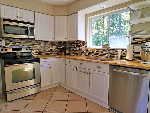 4th image of 407 Greengate Dr