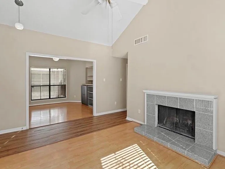 10164 Oakberry St — Photo 2