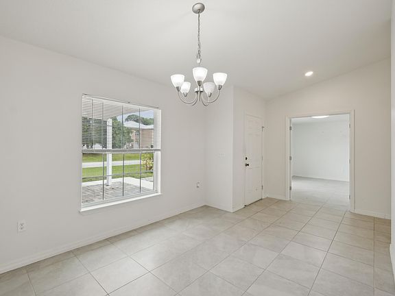 4th image of 1534 SW Jacksonville Avenue