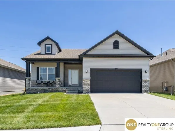 13051 S 49th St, Papillion, NE 68133