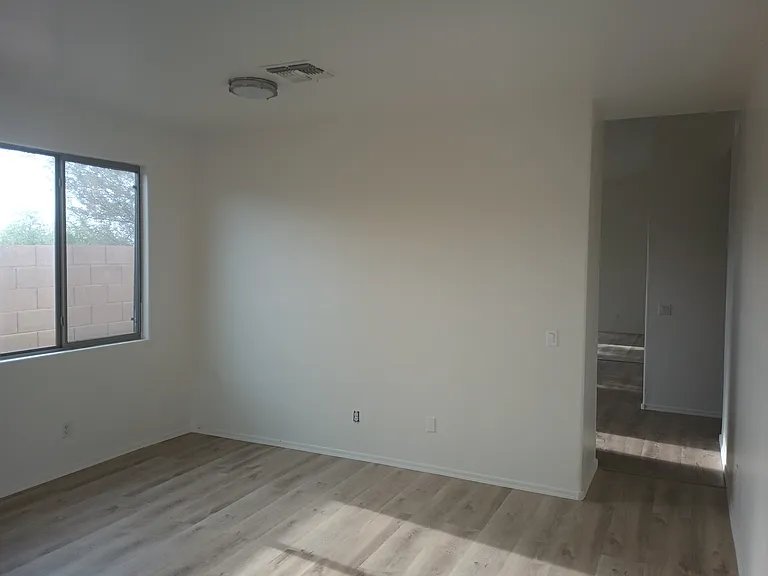 3732 W Glass Ln — Photo 3