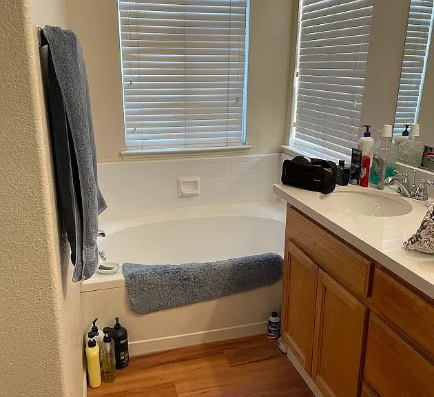 1402 Parkington Ln — Photo 17