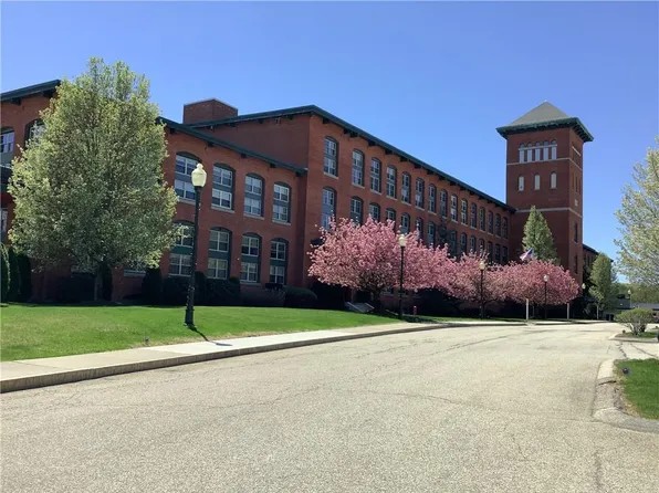 1 Tupperware Dr Unit 221, North Smithfield, RI 02896