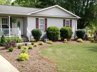 1520 Union Grove Rd, Lenoir, NC 28645