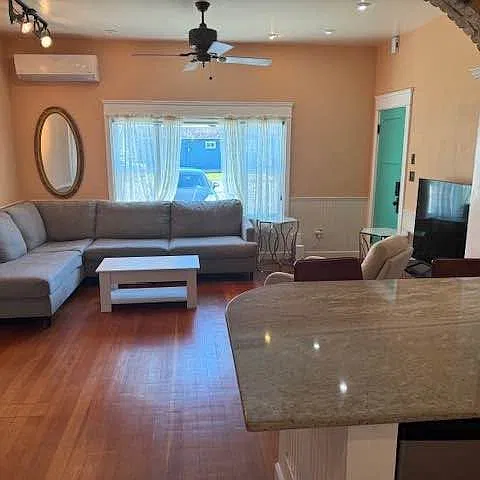 2029 Walnut St